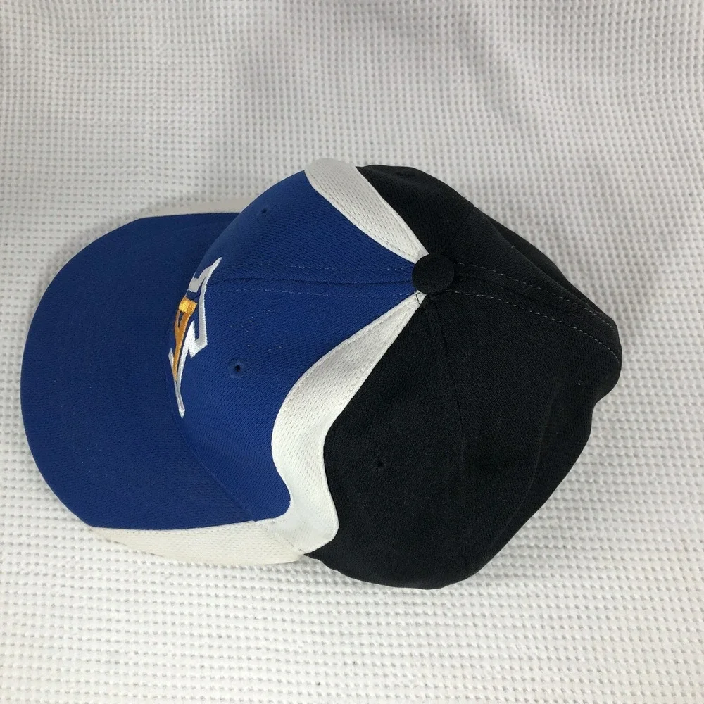 Arizona Wildcats‎ Hat Cap Richardson White Blue Embroidered NCAA Sm- Med